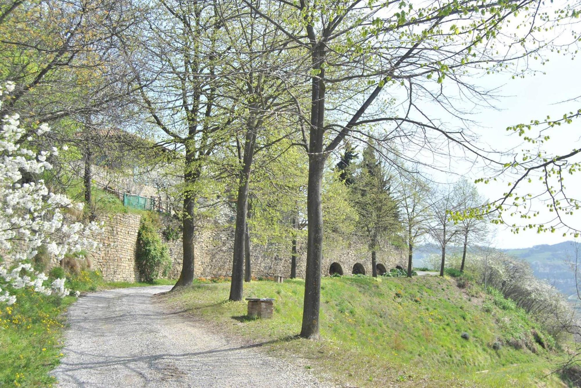 Agriturismo La Rovere Cossano Belbo Luaran gambar